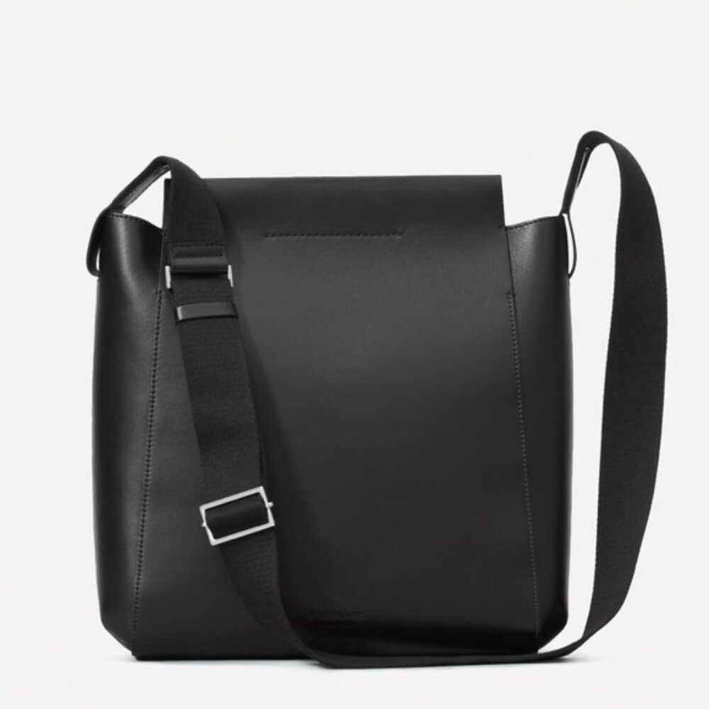 Everlane Form Bag in Black